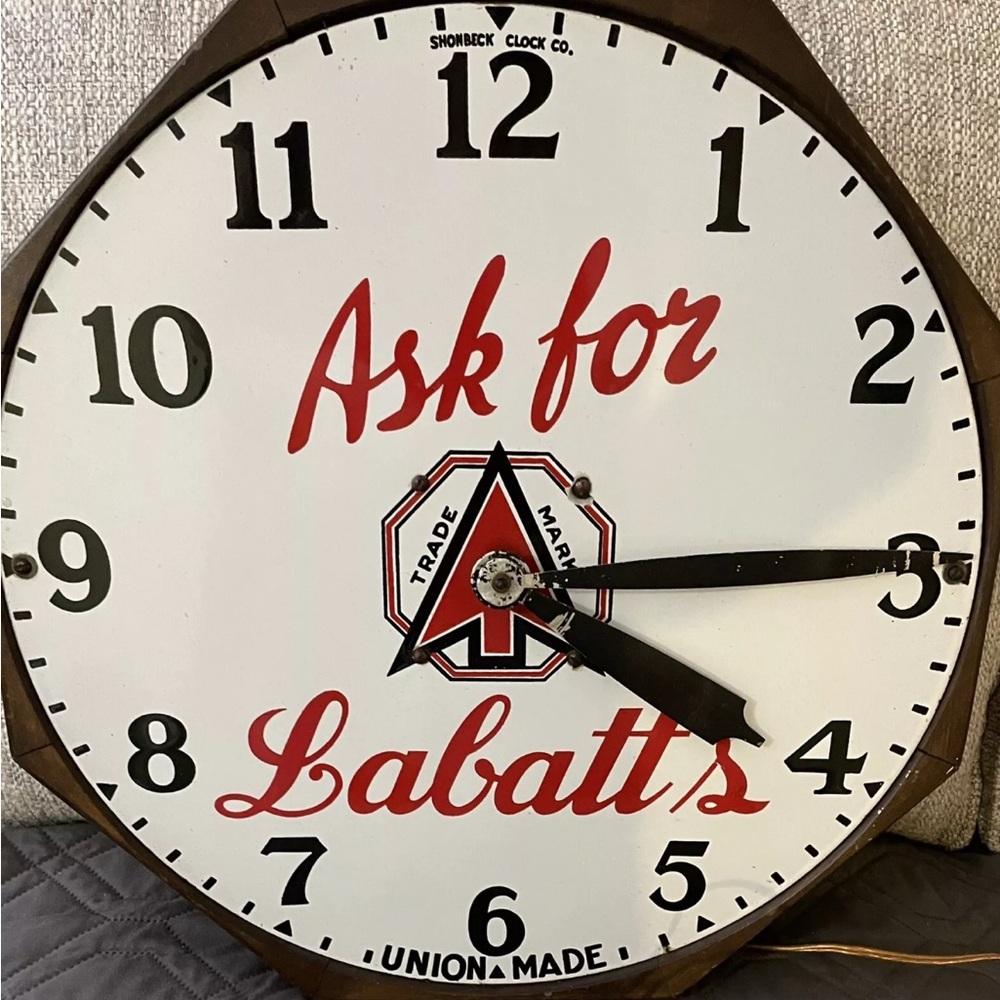 ORIGINAL 1930 PORCELAIN LABATT'S BEER CLOCK  Shonbeck Clock Co. Canada